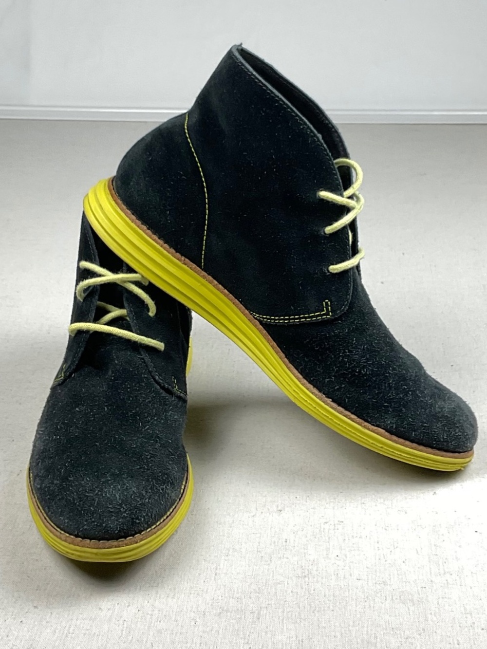 Cole Haan LunarGrand Chukka Boots Navy Suede Volt Yellow Sole size 7.5
